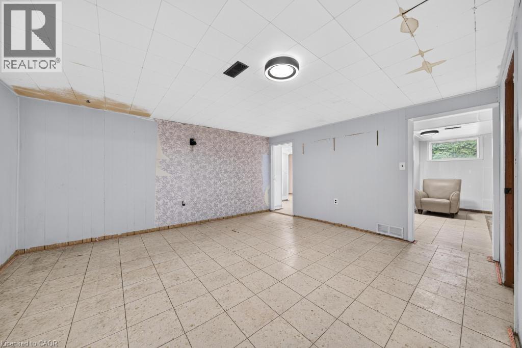 662 MONTEGO Crescent - Image 37