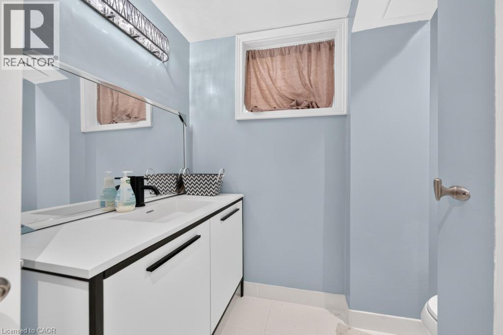 662 MONTEGO Crescent - Image 39