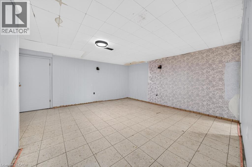 662 MONTEGO Crescent - Image 33