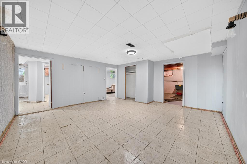 662 MONTEGO Crescent - Image 35