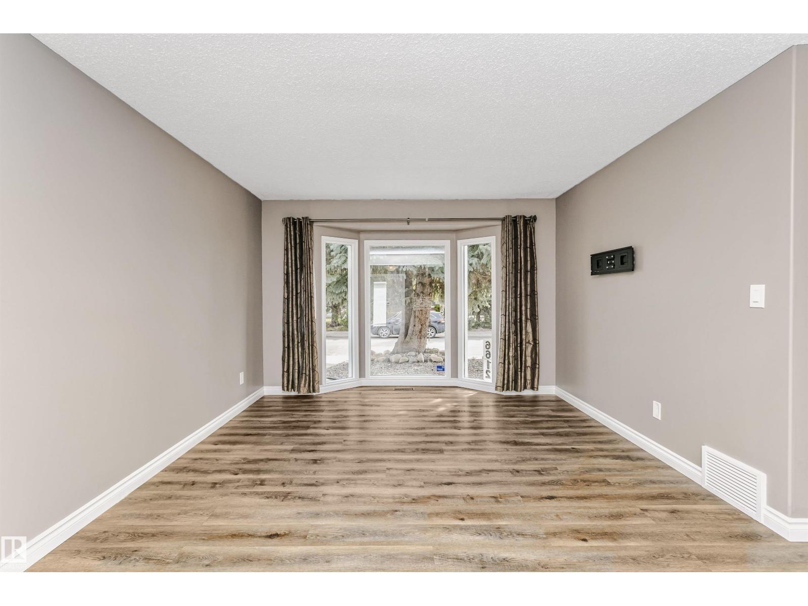 6612 182 ST NW - 7