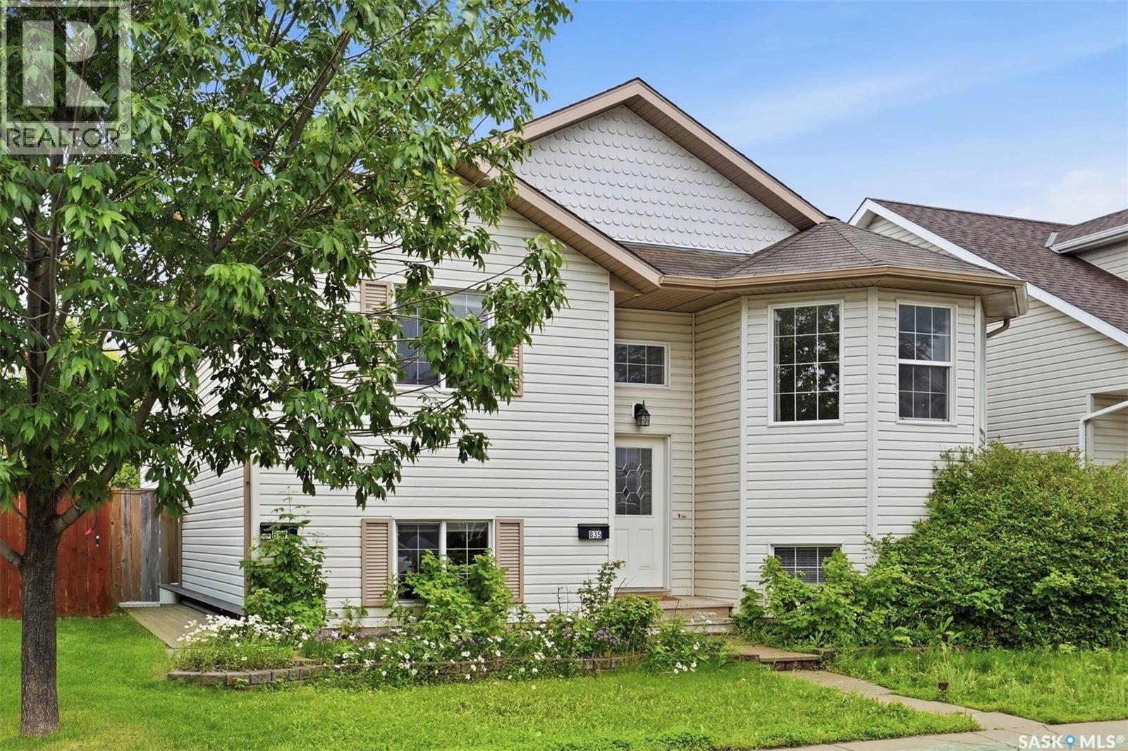 835-837 Rutherford WAY - 2