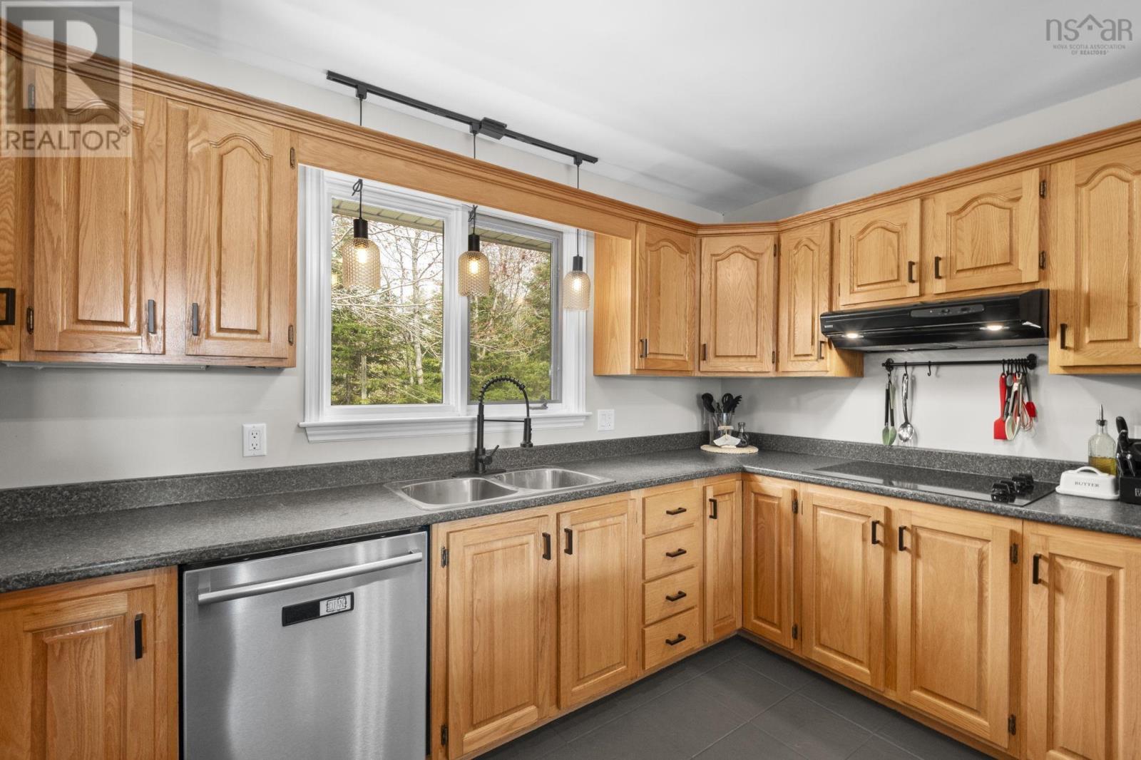 2 Woods Court - 12