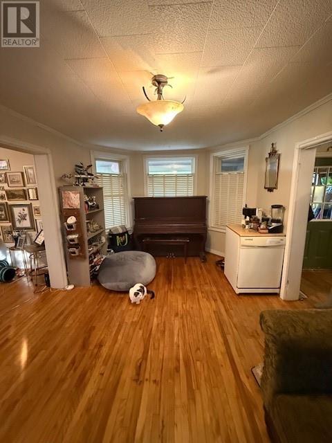 13 Campbell Street W - 16