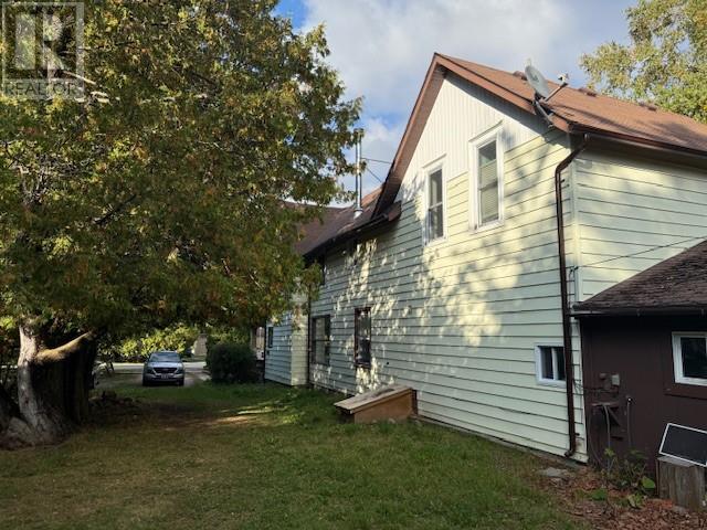 13 Campbell Street W - 9
