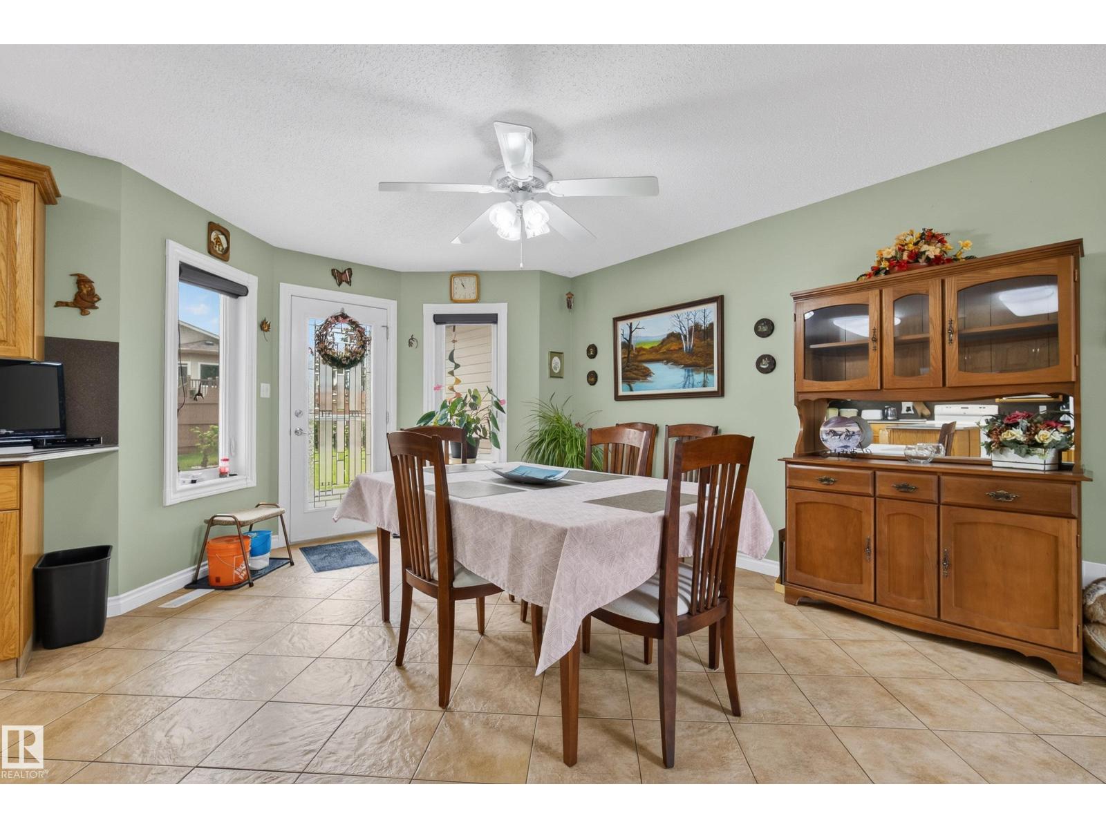 140 CALICO DR — photo 30