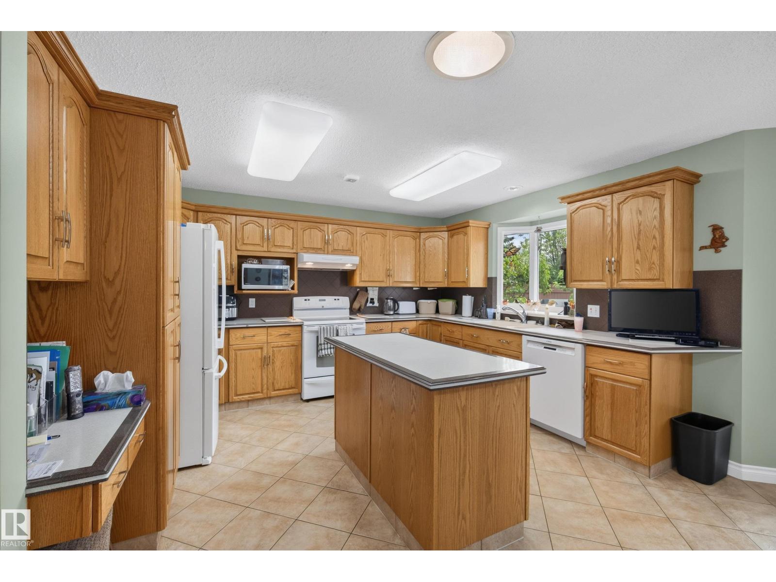 140 CALICO DR — photo 32