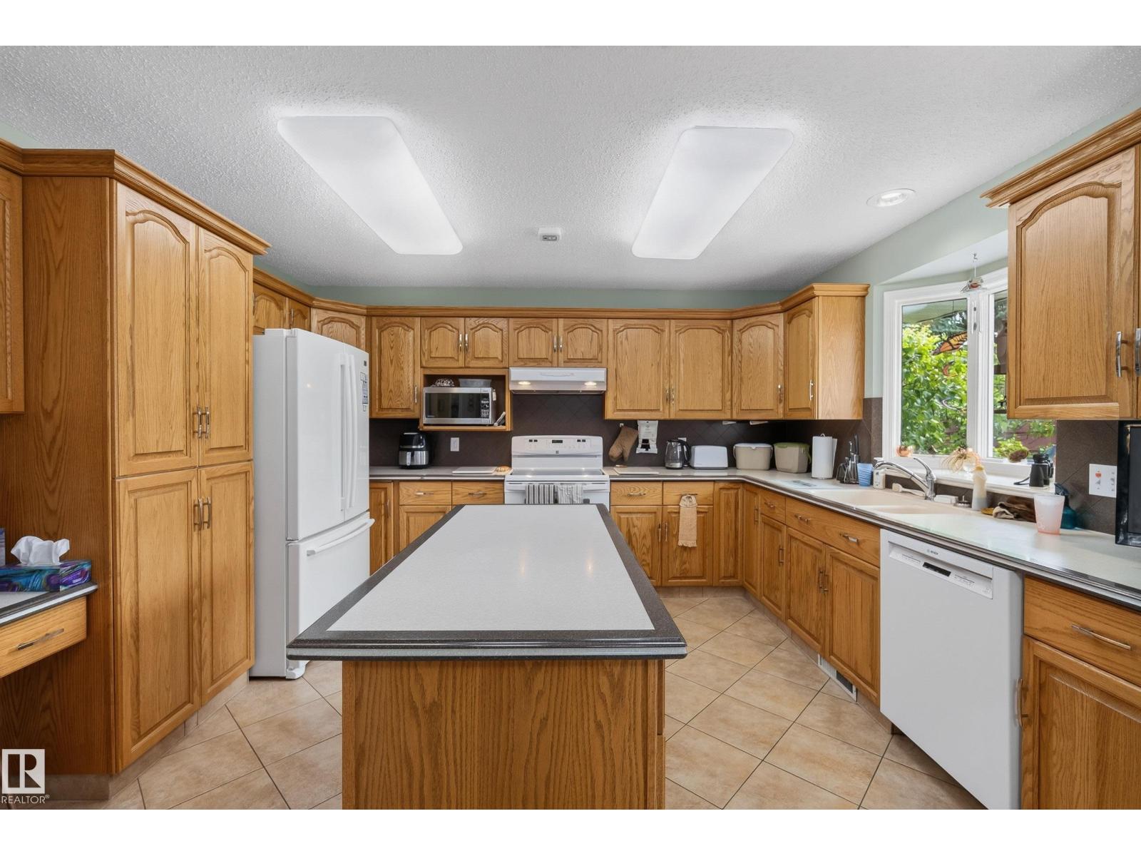 140 CALICO DR — photo 33