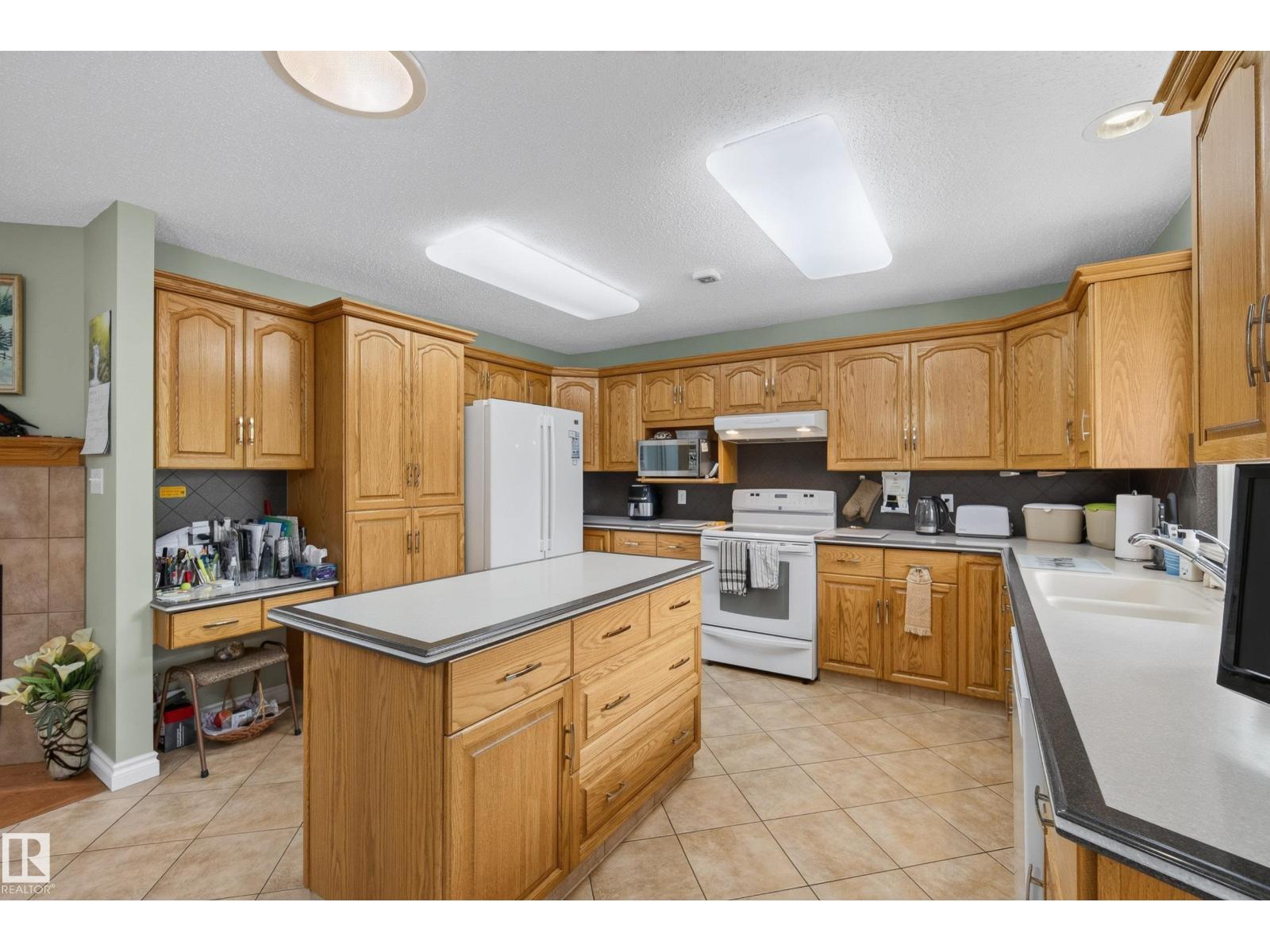 140 CALICO DR — photo 34