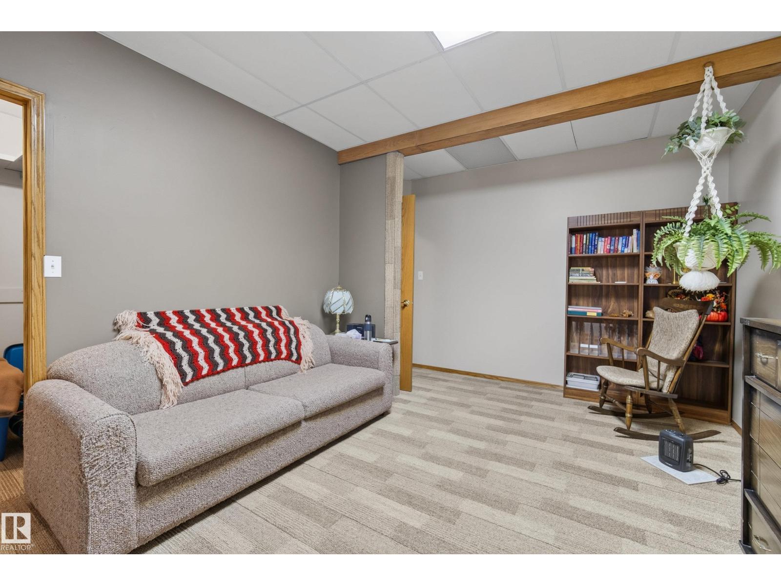 140 CALICO DR — photo 57