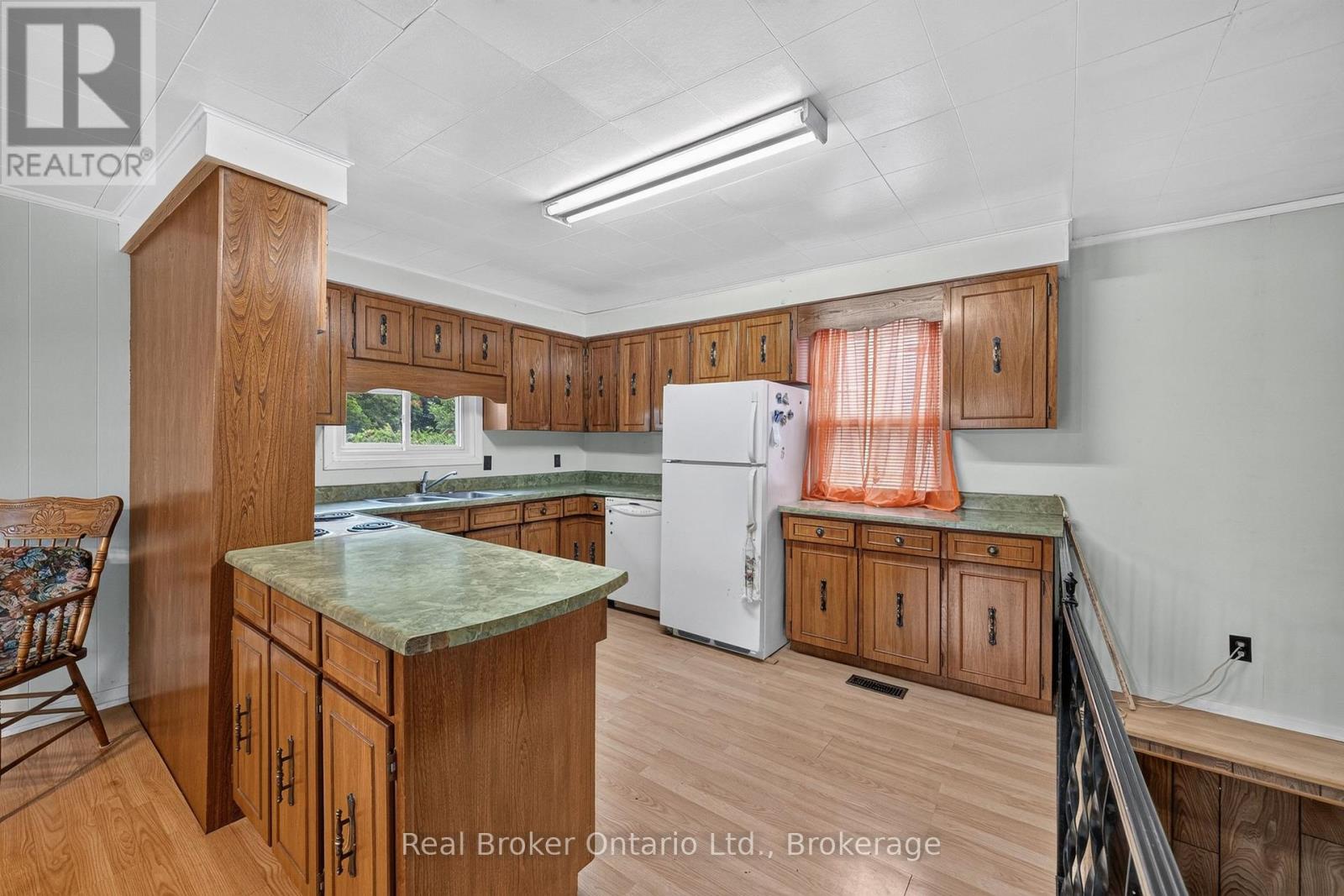 9033 ERIN GARAFRAXA TOWNLINE - 18