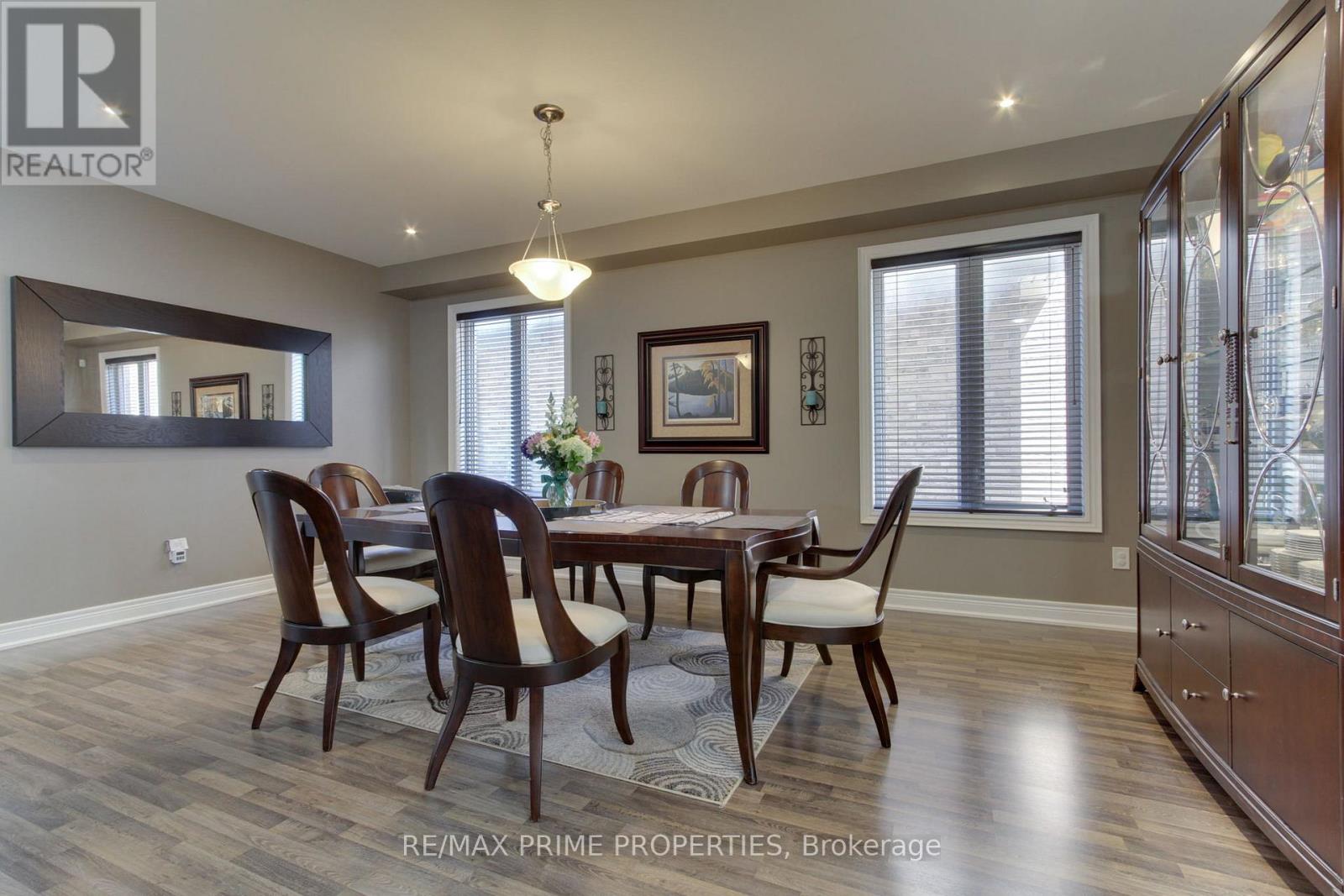 121 ROBERT WILSON CRESCENT - 10