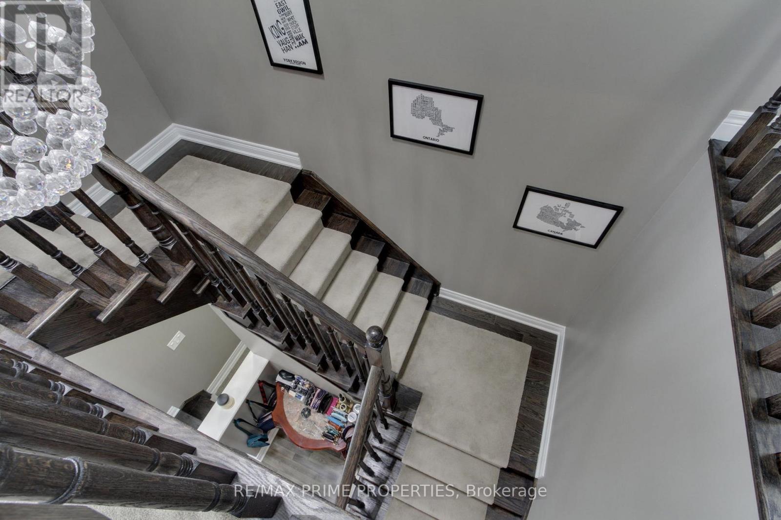 121 ROBERT WILSON CRESCENT - 14