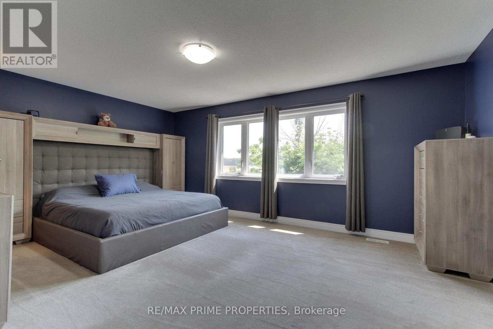 121 ROBERT WILSON CRESCENT - 16
