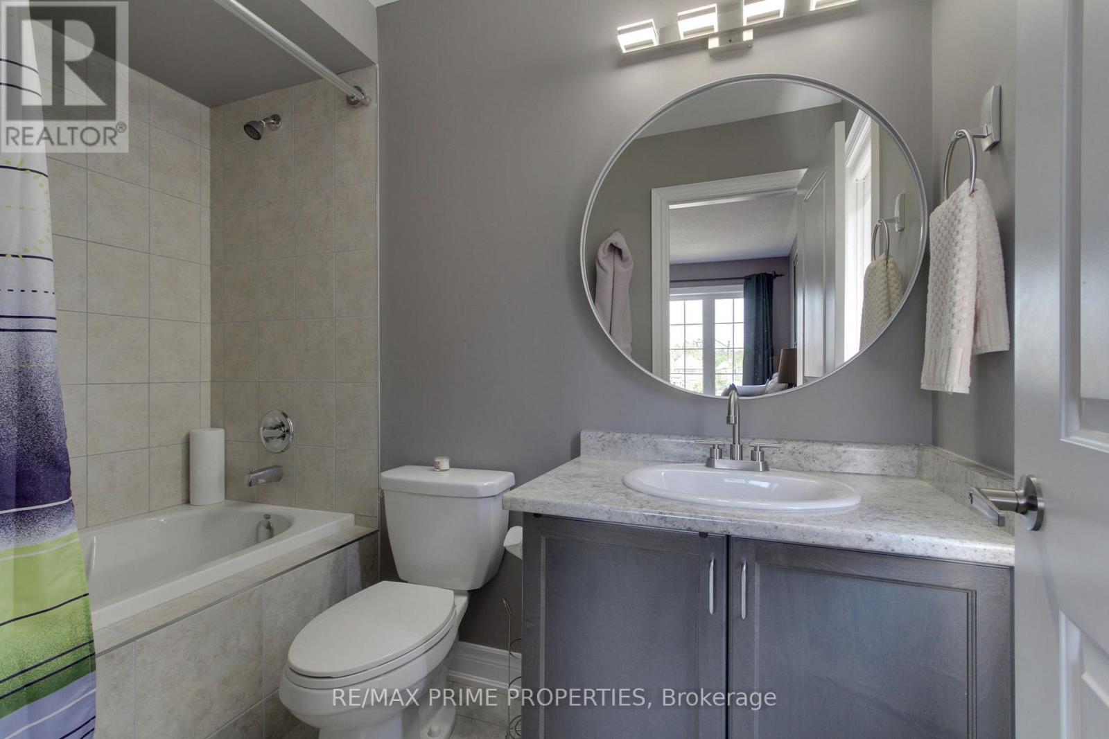 121 ROBERT WILSON CRESCENT - 20