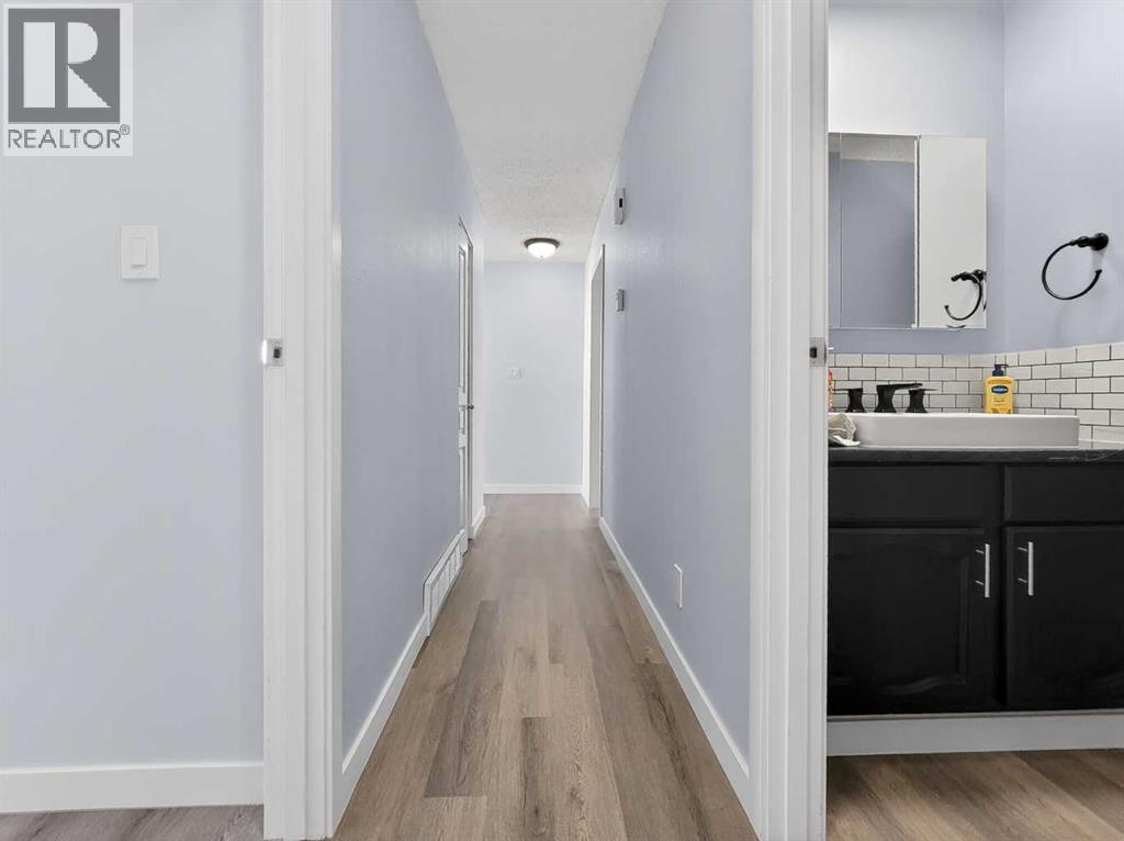 9704 94 Avenue - 25