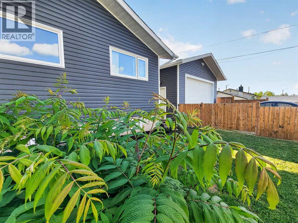 9704 94 Avenue - 3