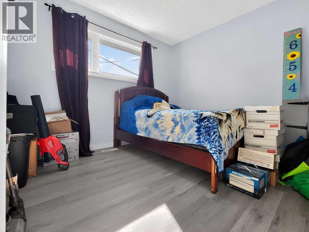 9704 94 Avenue - 23