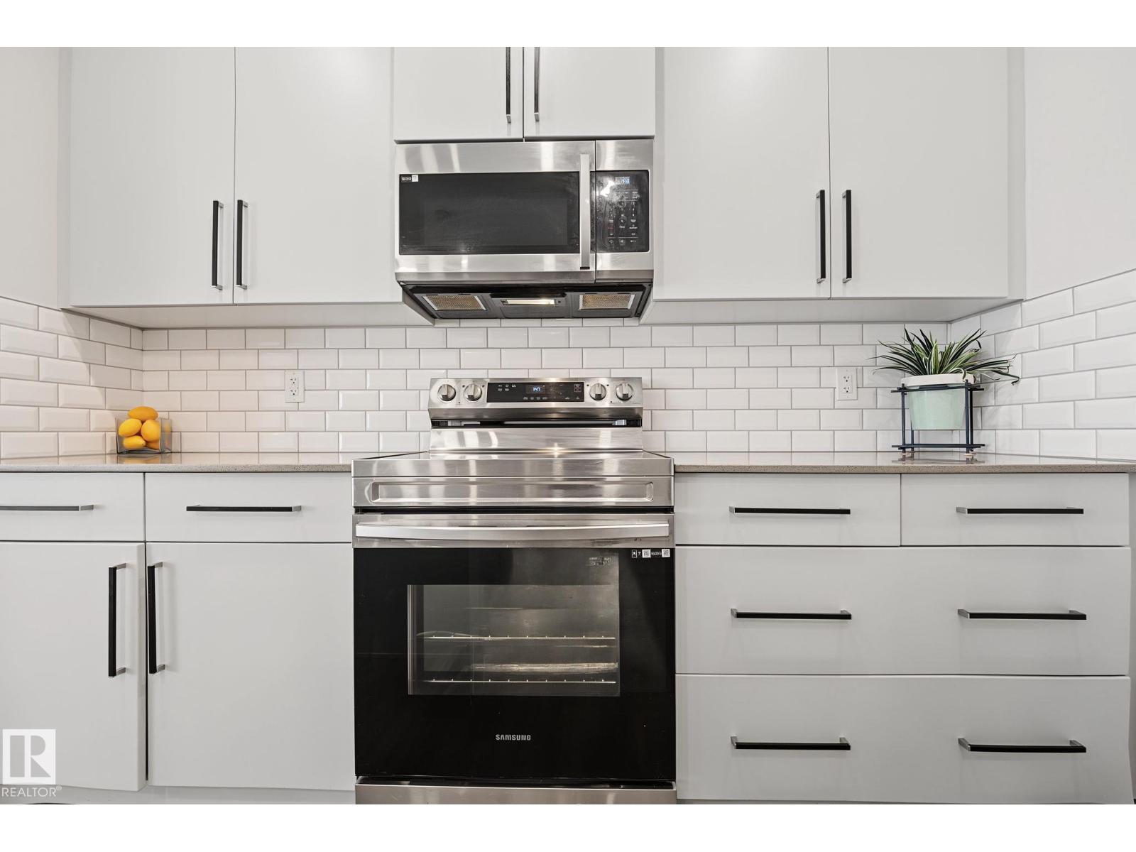432 ROBERTS CR - 17