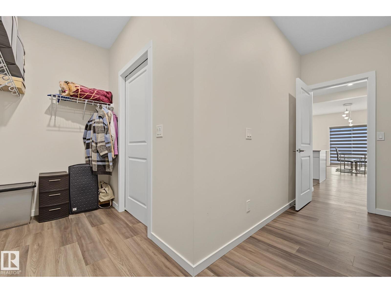 432 ROBERTS CR - 19