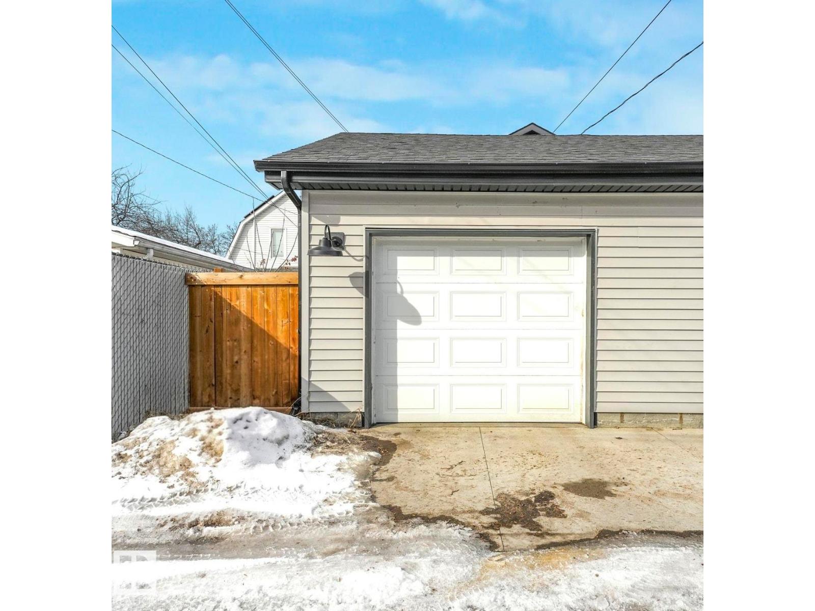 #1 12025 92 ST NW - 59