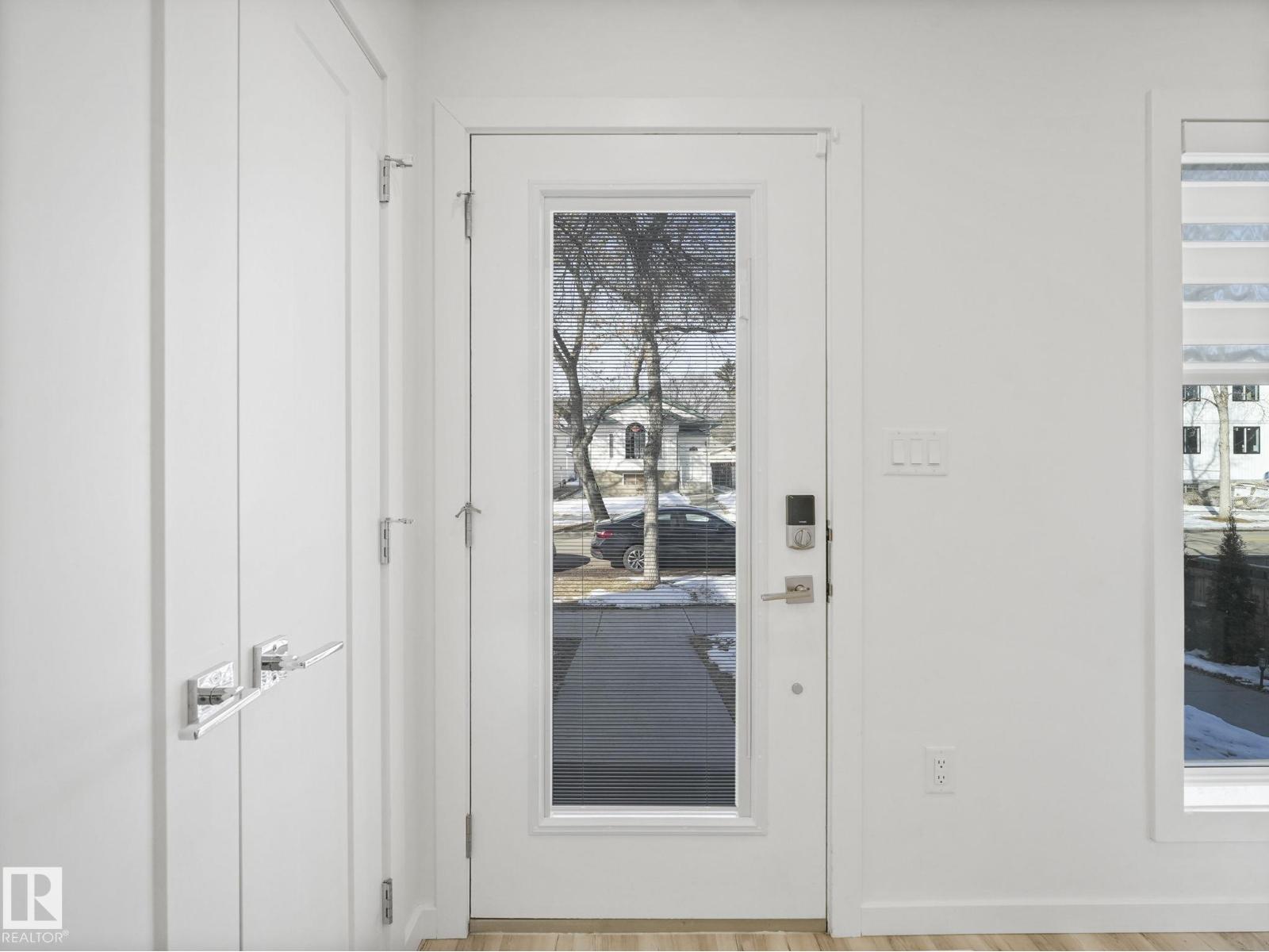 #1 12025 92 ST NW - 7