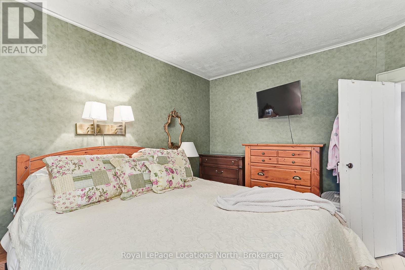 142 MARSH STREET W - 23