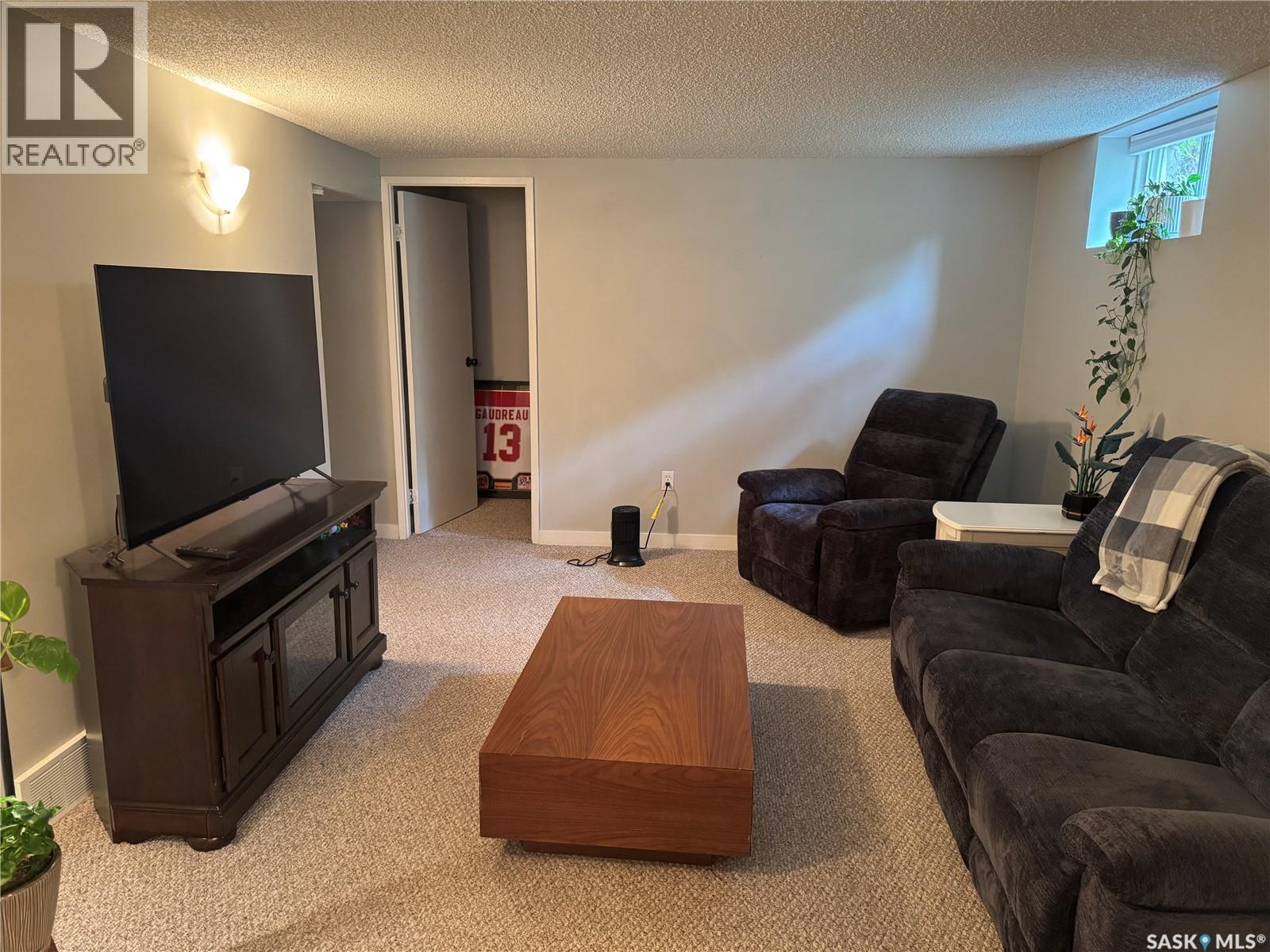 23 Dunning CRESCENT - 29