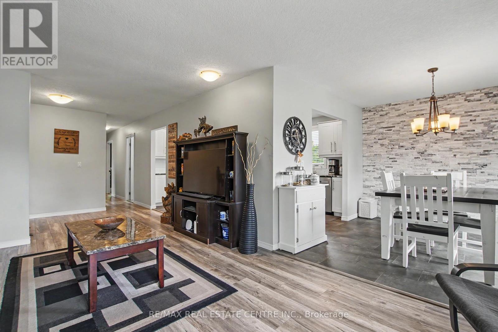 1045 QUEENS BUSH ROAD - 13