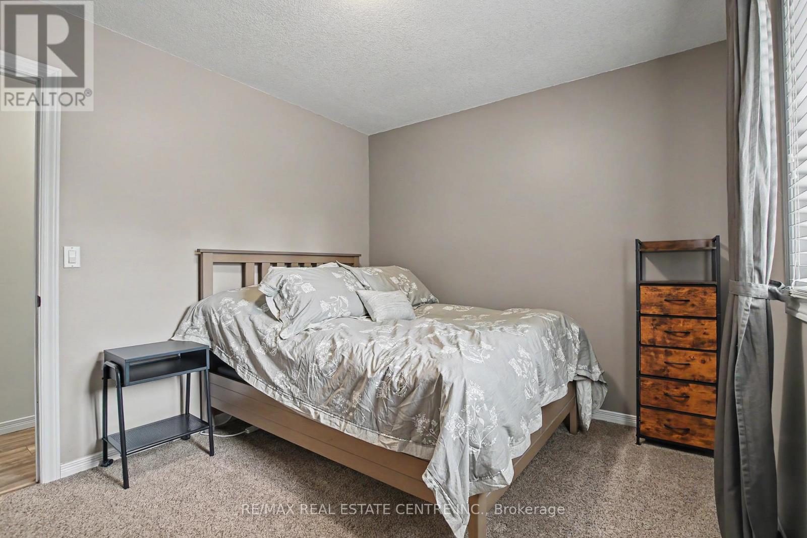 1045 QUEENS BUSH ROAD - 17