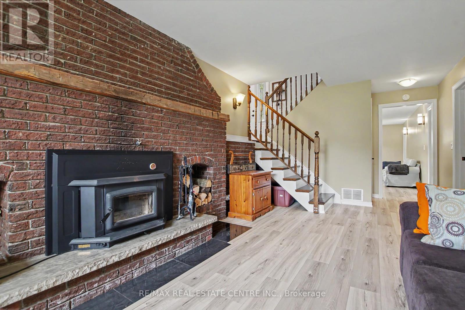 1045 QUEENS BUSH ROAD - 26