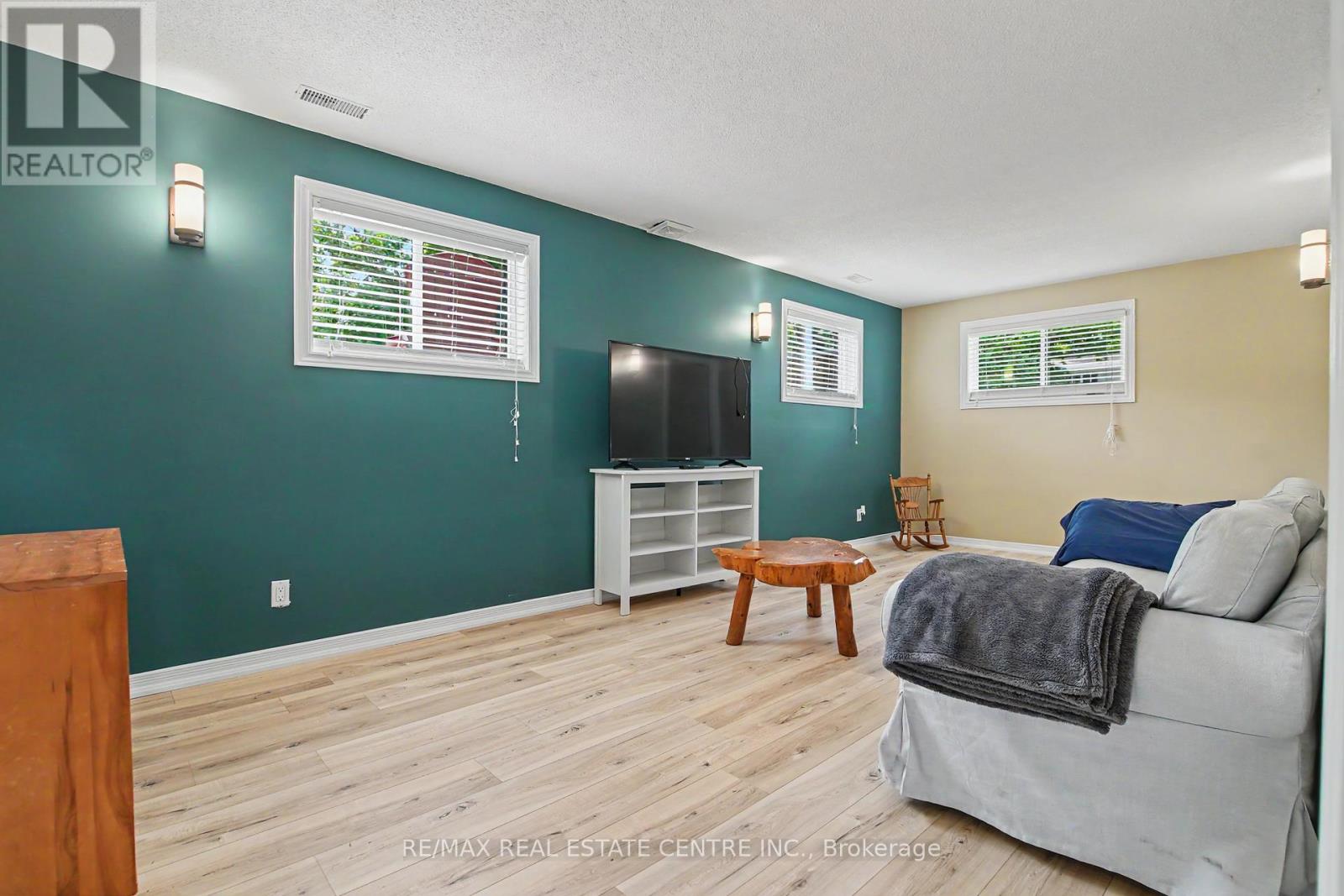 1045 QUEENS BUSH ROAD - 29