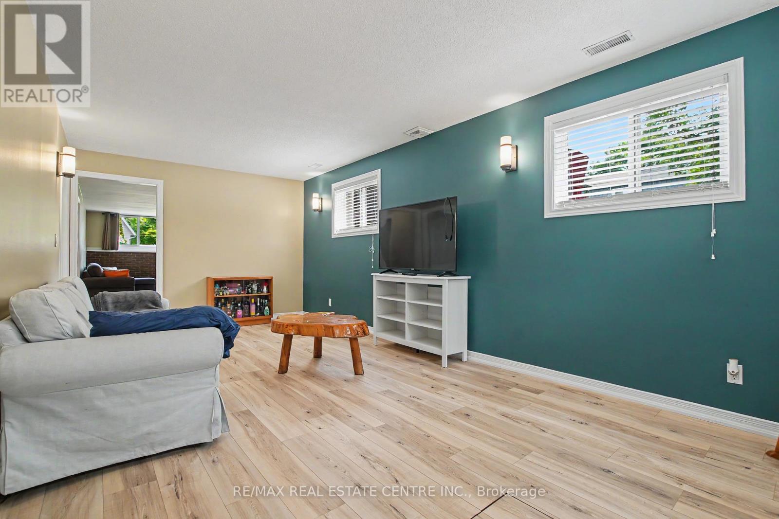 1045 QUEENS BUSH ROAD - 31