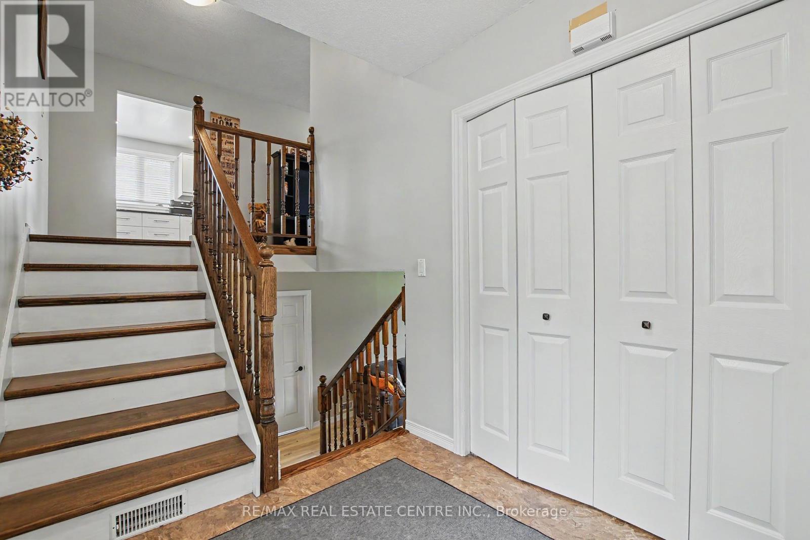 1045 QUEENS BUSH ROAD - 5