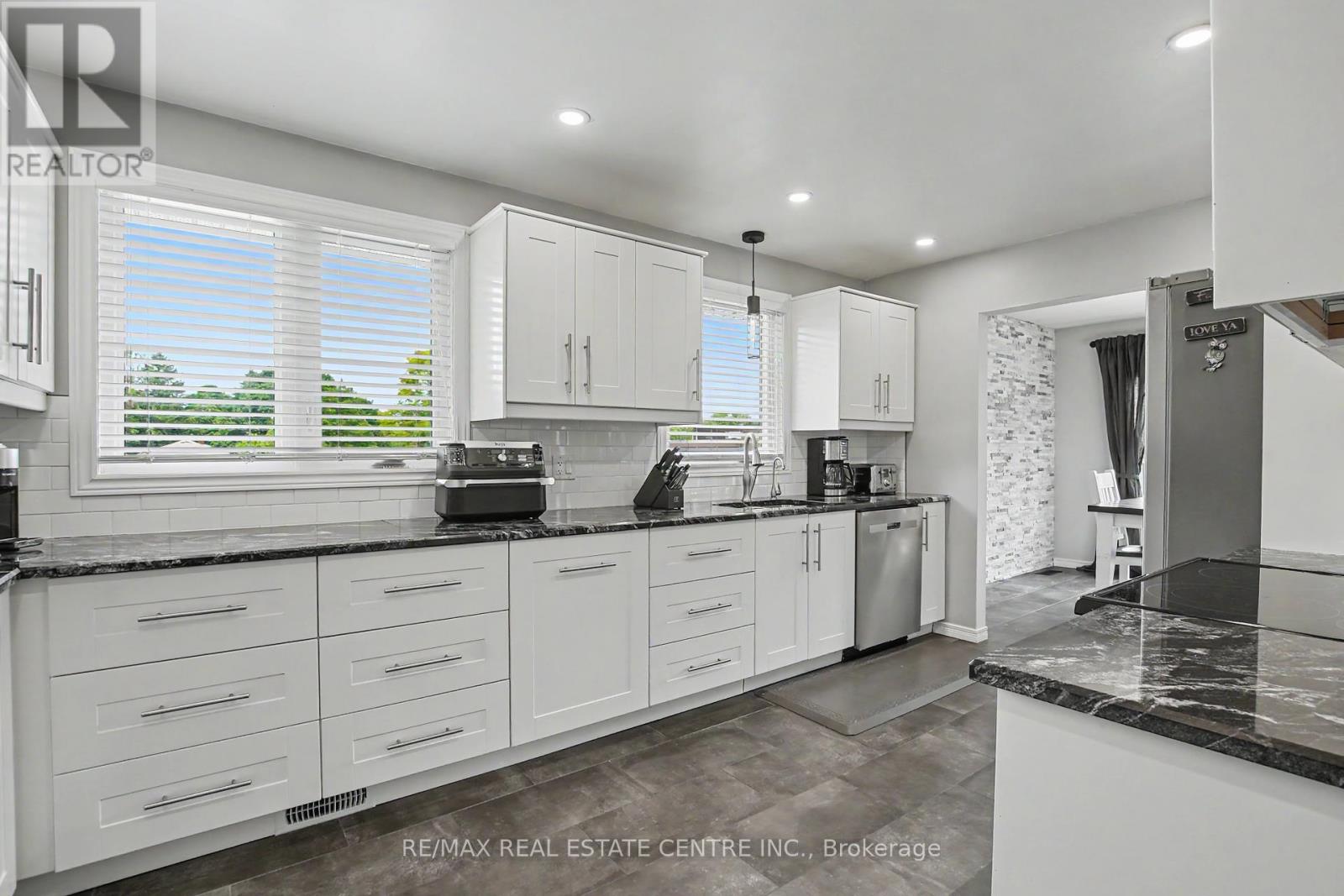 1045 QUEENS BUSH ROAD - 6