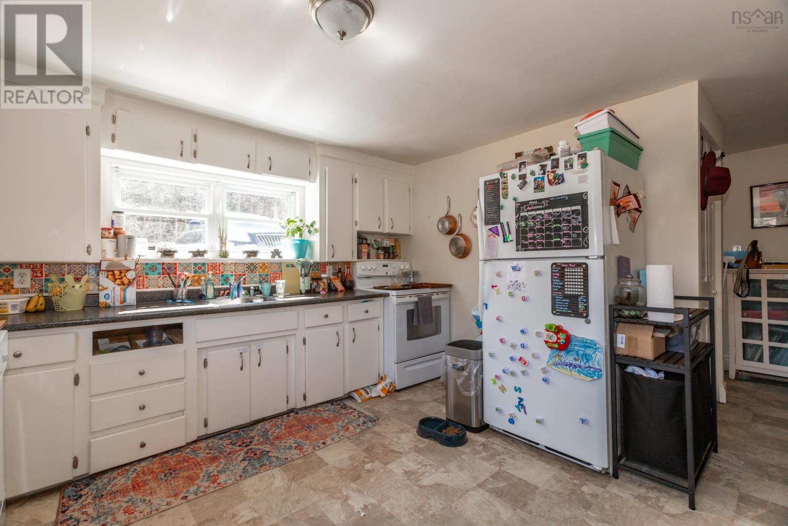 423 - 425 Canaan Avenue - 20
