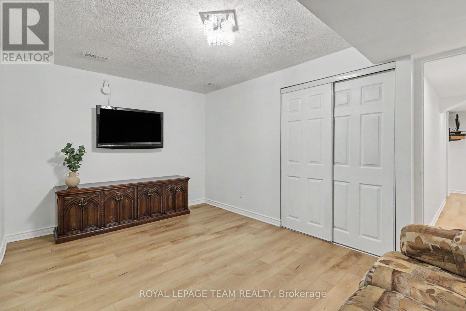 House for Rent in Ottawa – 100 SONESTA CIRCLE, Ottawa – By Peter Sagos - Image 27