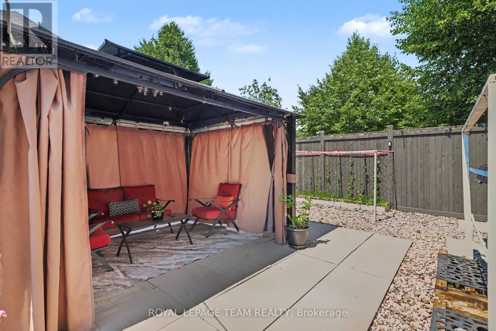 House for Rent in Ottawa – 100 SONESTA CIRCLE, Ottawa – By Peter Sagos - Image 31