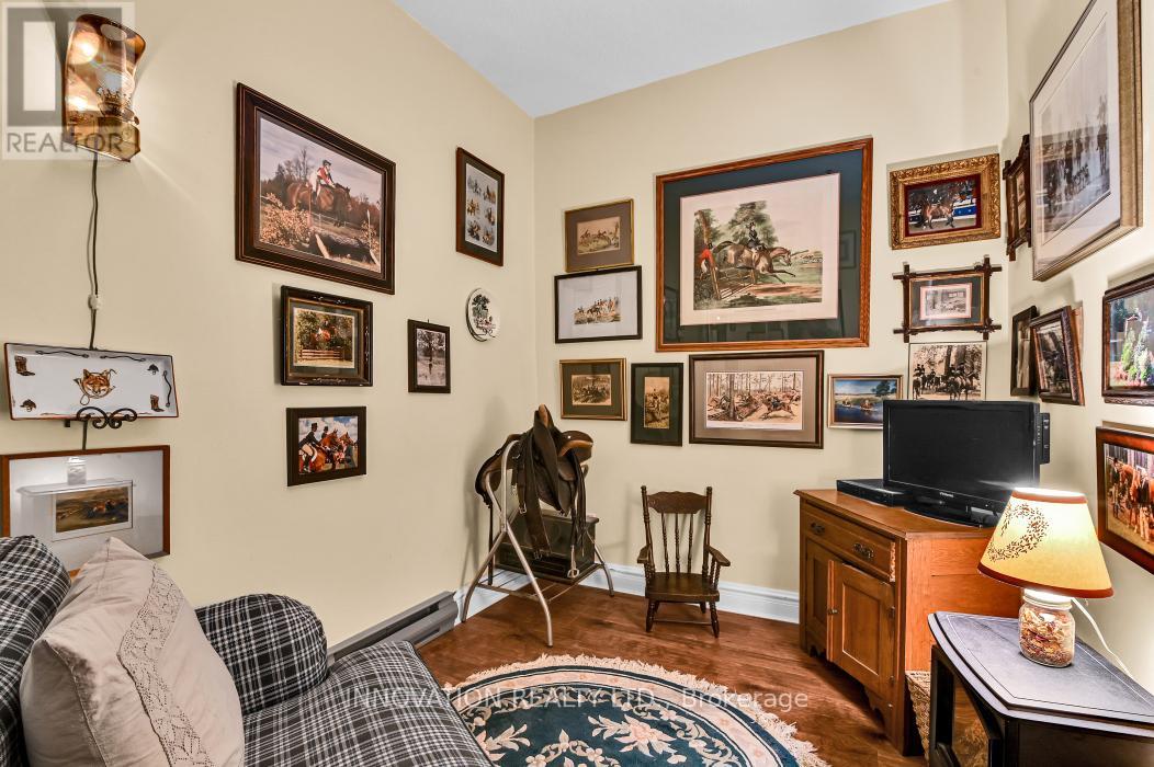 #319 1 ROSAMOND STREET E - Image 15