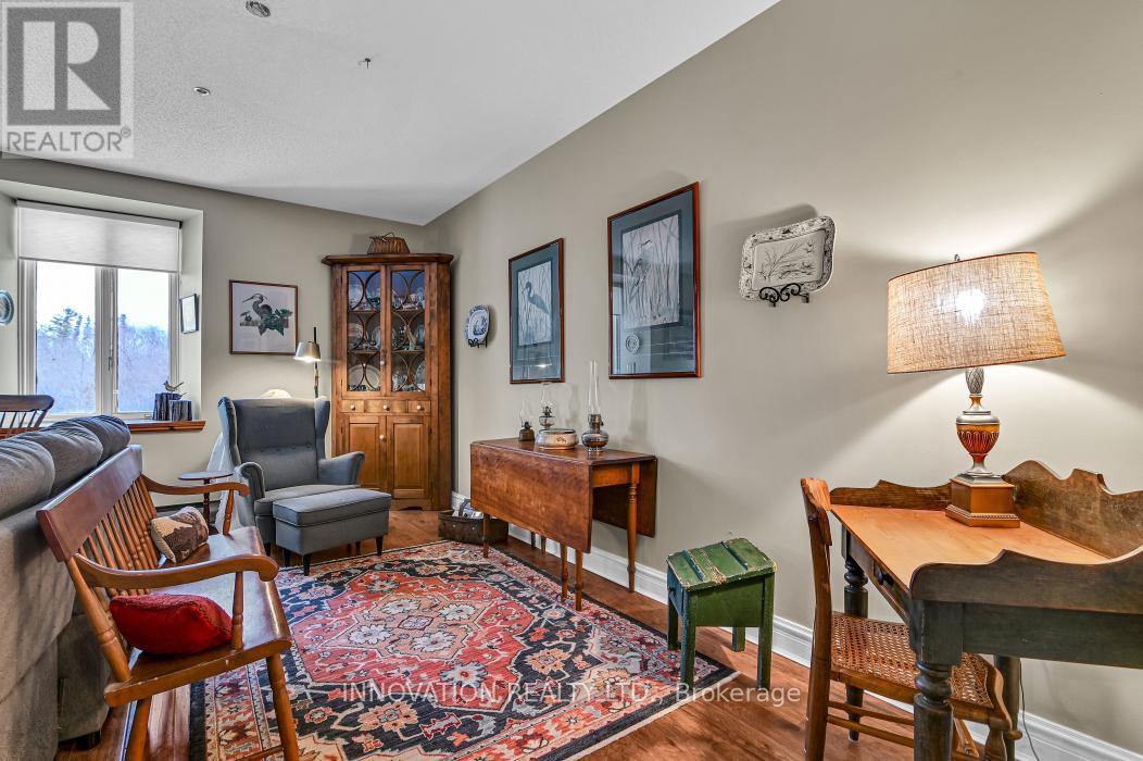 #319 1 ROSAMOND STREET E - Image 7
