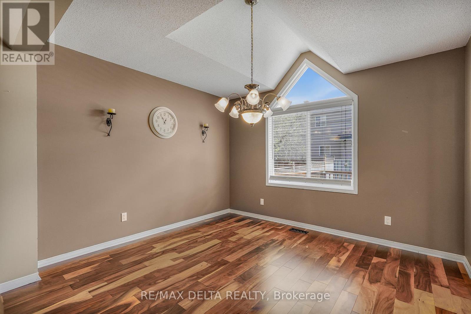 2218 CECILE CRESCENT - 10