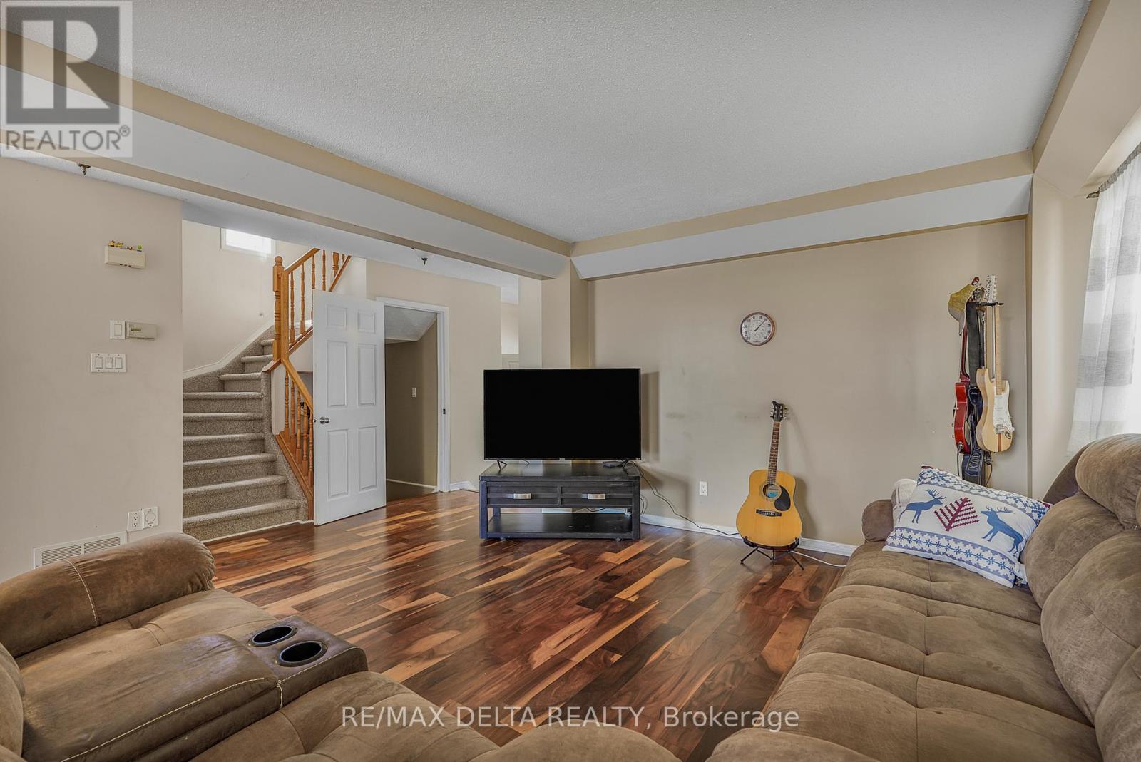 2218 CECILE CRESCENT - 13