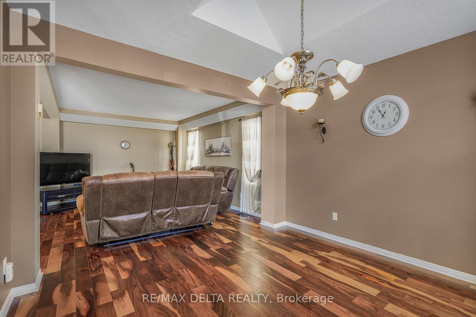 2218 CECILE CRESCENT - 14