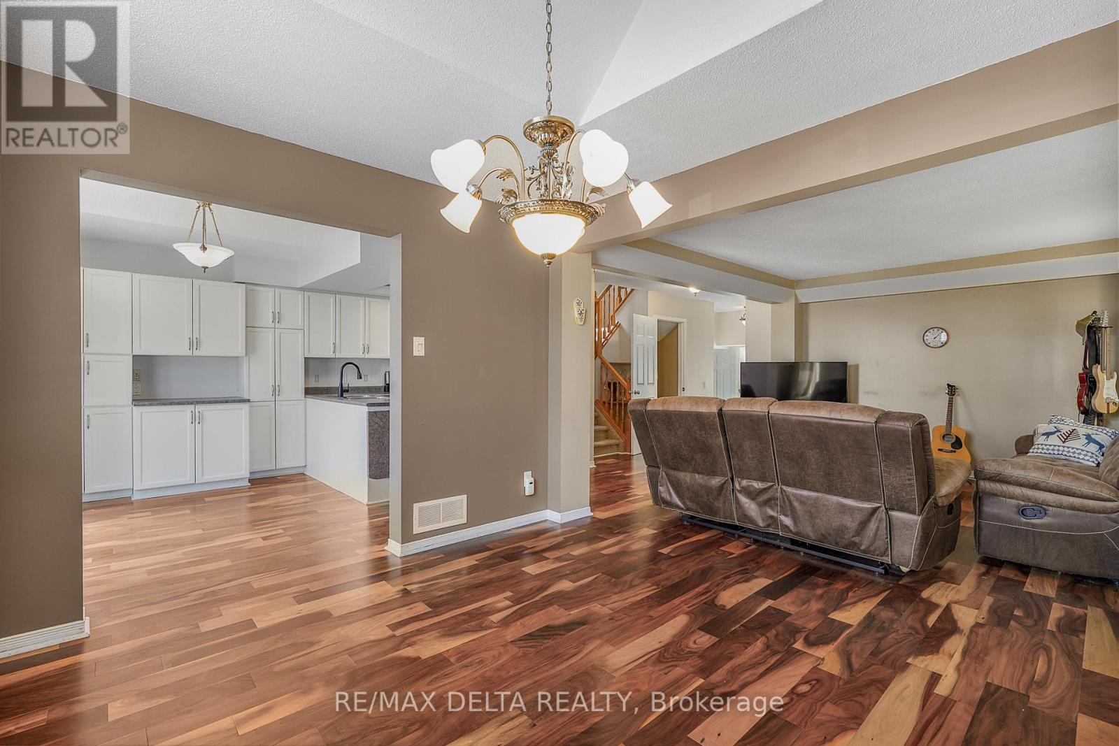 2218 CECILE CRESCENT - 15
