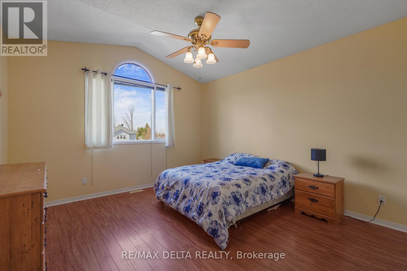 2218 CECILE CRESCENT - 17