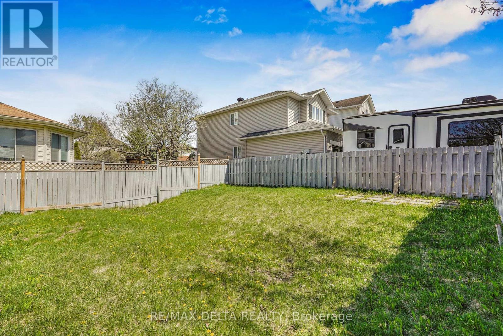 2218 CECILE CRESCENT - 3
