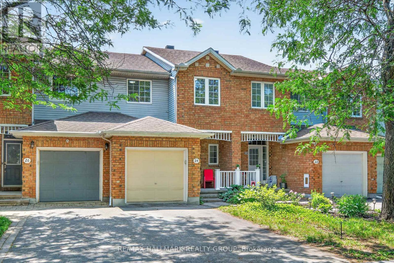 24 GRAY CRESCENT - 1