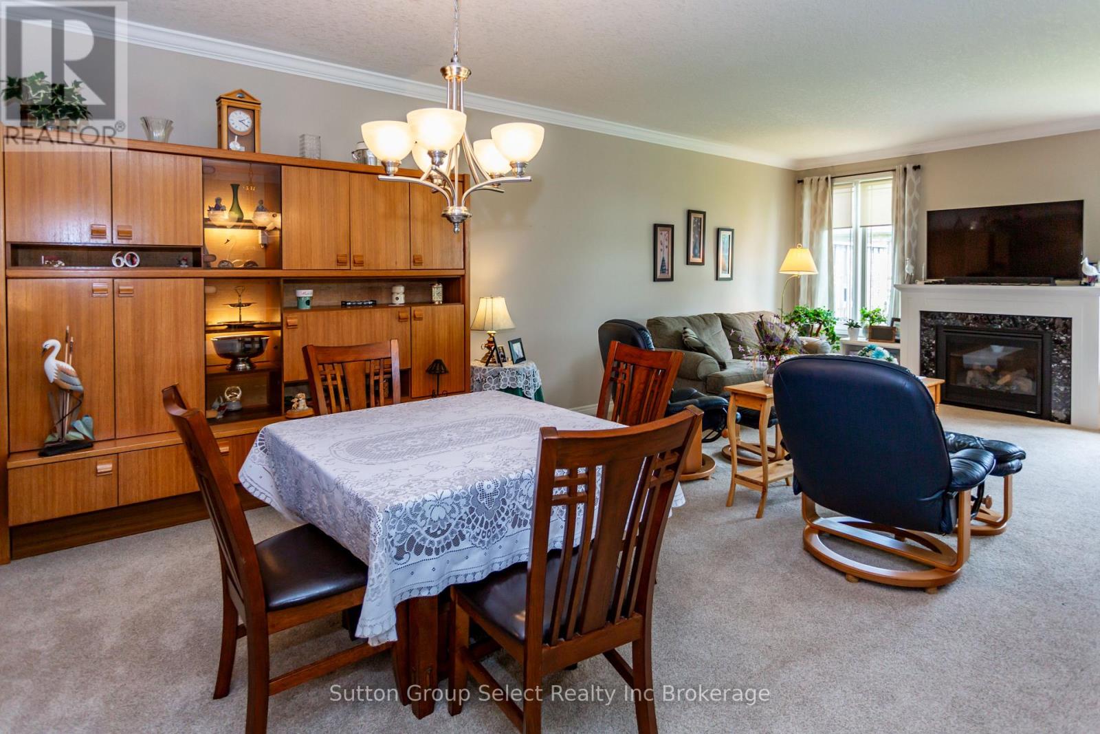 #31 540 SPITFIRE STREET - 27