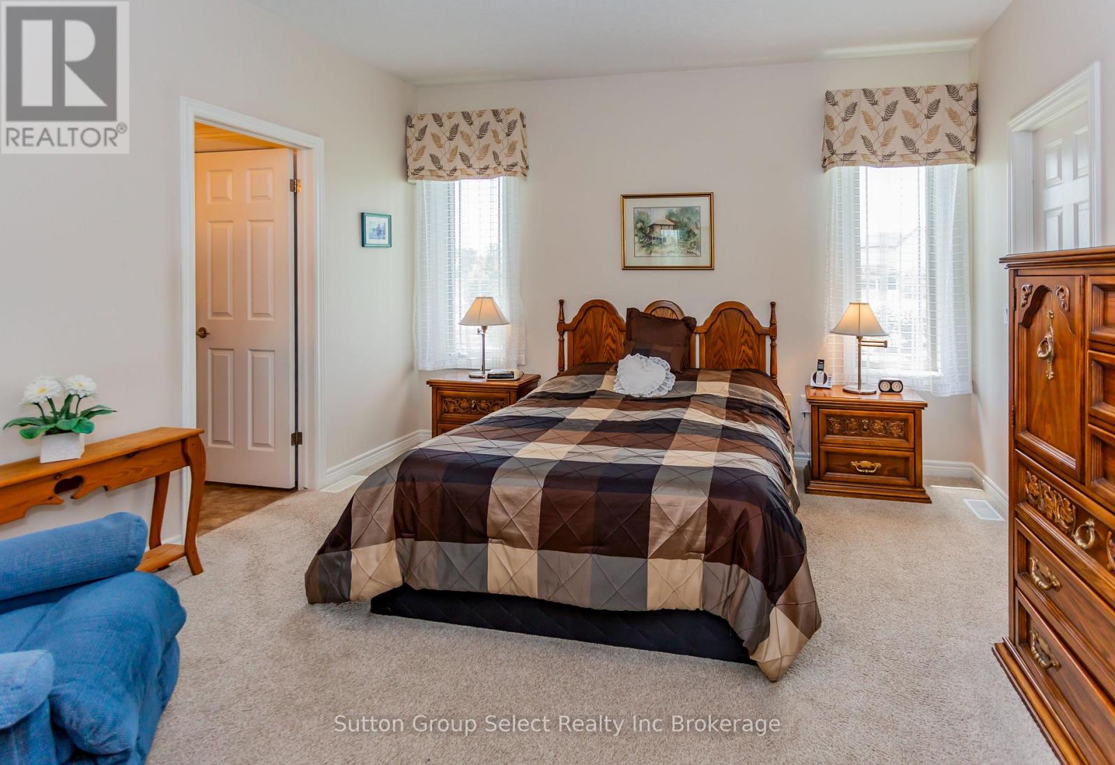 #31 540 SPITFIRE STREET - 28