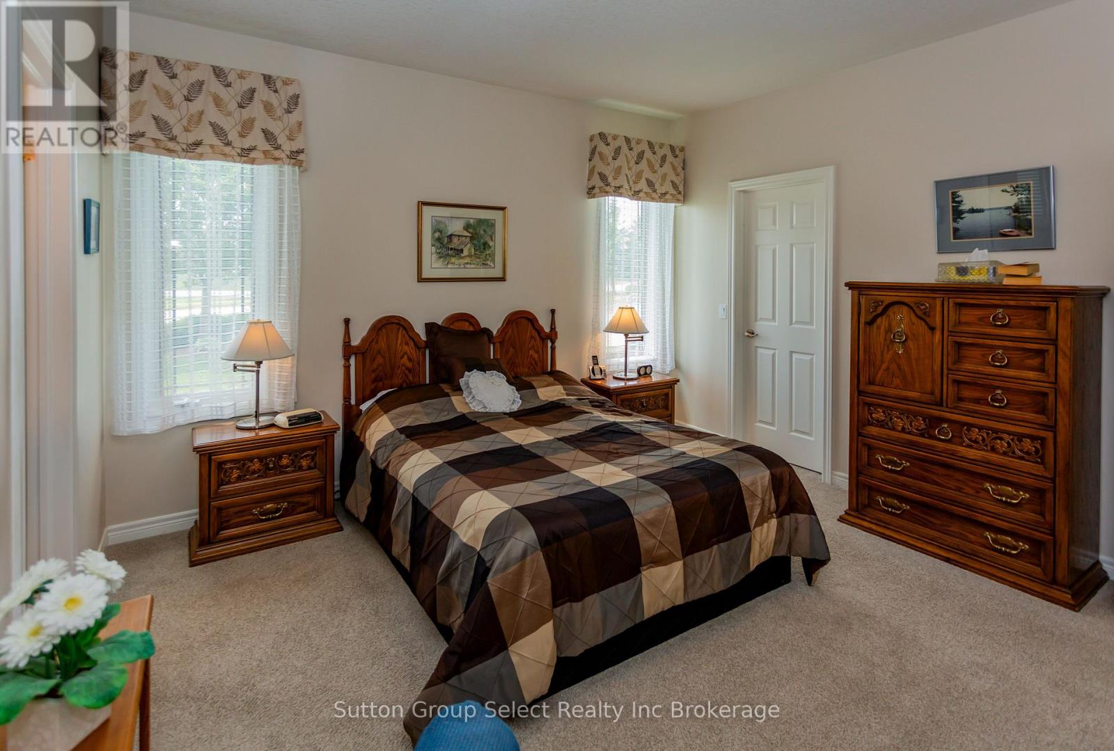 #31 540 SPITFIRE STREET - 29